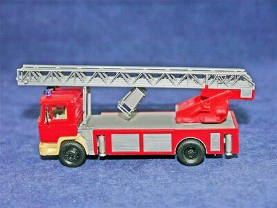 Herpa MAN Metz Feuerwehr Leiterwagen 1:87