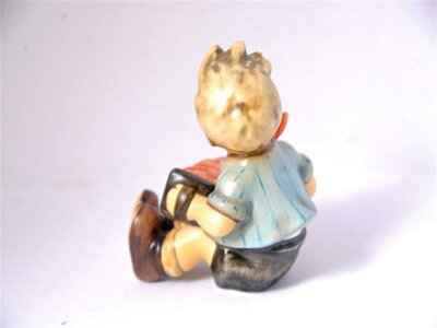 Goebel Hummelfigur - Junge mif Ziehharmonika 2000