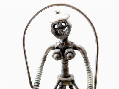 Schraubenmännchen Metallfigur - Seilspringen - jede Figur ein Unikat!