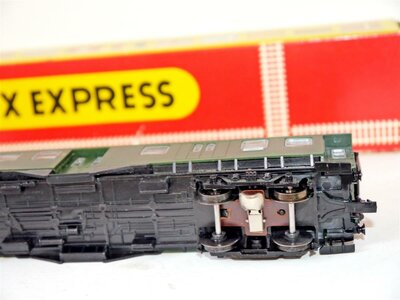 Trix Express 3376 H0 Umbauwagen 2.Kl. der DB (mit Licht)