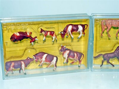 Preiser 0155, 0156, 4150 Kühe & Pferde 1:87
