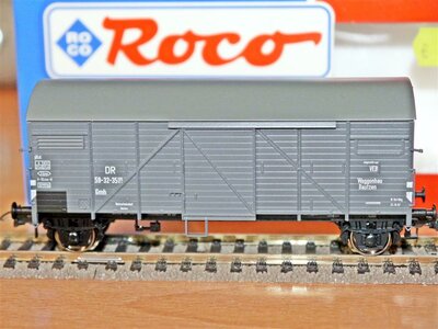 Roco 47054 H0 Gedeckter Güterwagen Gmh Ep.IV DR