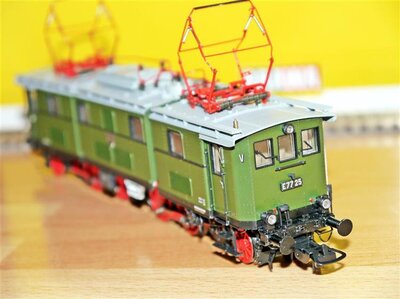 Brawa 43038 H0 E-Lok E77 Ep.III der DR