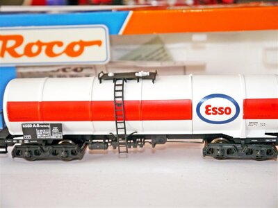 Roco 46194 H0 Kesselwagen Esso A.G. DB
