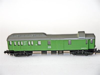Arnold 0330 N Gepäckwagen der DB