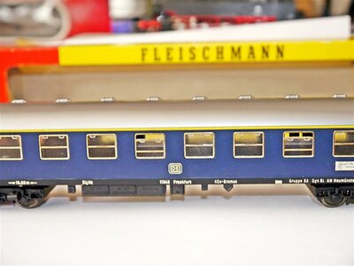 Fleischmann 1501 H0 Personenwagen A4ümg 1.Kl. der DB