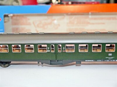 Roco 4244 H0 Mitteleinstiegwagen BDymf 456 der DB mit Licht