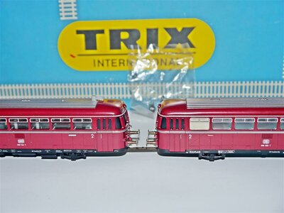Trix 2481 H0 Schienenbus BR 798 mit Beiwagen 998 der DB
