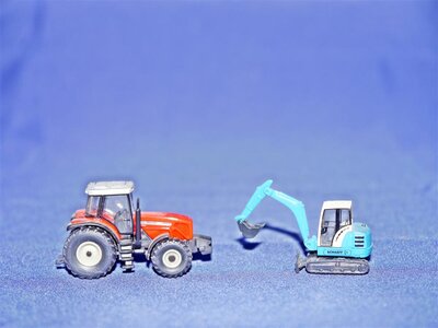 Wiking N Traktor mit Minibagger 1:160