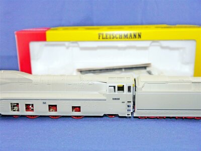 Fleischmann 4872 H0 Stromlinien-Dampflok BR 03 der DRG