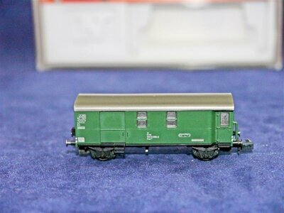 Arnold 4492 N Güterzug-Begleitwagen der DB mit Schlusslicht