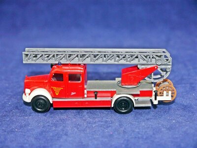 Brekina MB L311 Feuerwehr Leiterwagen Dblingen 1:87