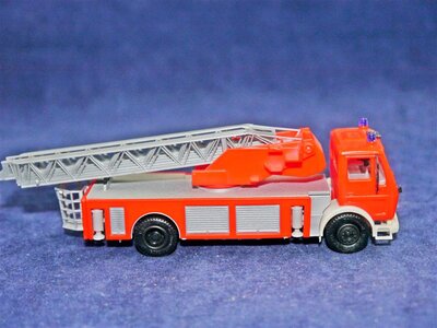 Herpa MB Leiterwagen Feuerwehr 1:87