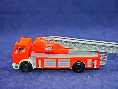 Herpa MB Leiterwagen Feuerwehr 1:87