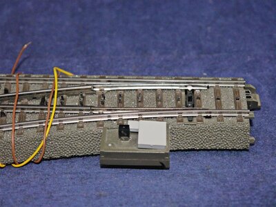 Mrklin 24611 H0 C-Gleis Weiche links Digital + Weichenlaterne