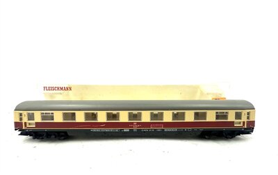 Fleischmann 8160 N IC Abteilwagen 1.Kl. der DB mit Licht