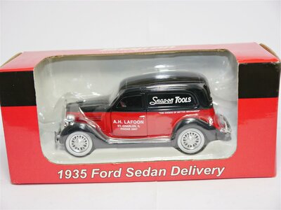 Snap-on 1935 Ford Sedan Delivery 1:38