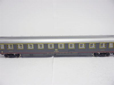 Rivarossi 2574 H0 Schnellzugwagen Az 1.Kl. der FS