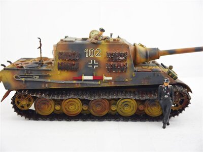 Tamiya Modell Tiger Panzer mit Metallketten und Besatzung lackiert 1:35