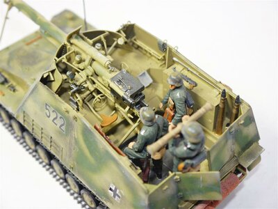 Tamiya Panzer Modell mit Metallketten und Besatzung lackiert 1:35