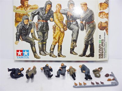 Tamiya 35214 Militr Figuren Russian Army Tank Crew bemalt 1:35