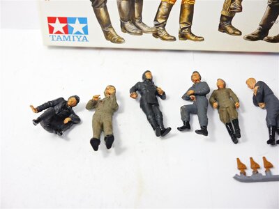 Tamiya 35214 Militr Figuren Russian Army Tank Crew bemalt 1:35