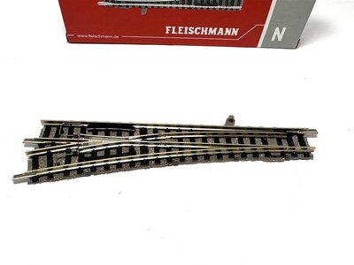 Fleischmann 9178 N Weiche links mit Herzstck 111 mm