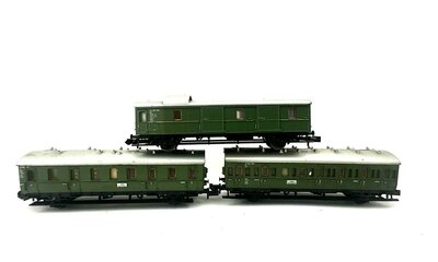 Minitrix 3058 + 3059 + 3060 N Abteilwagen + Gepckwagen der DRG