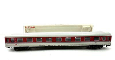 Fleischmann 8181 K IC-Abteilwagen Avmz 207 der DB