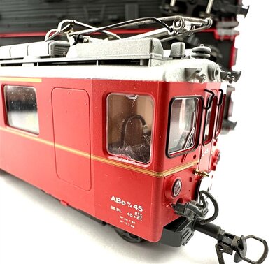 Bemo 1266 H0m ABe 4/4 45 Bernina Triebwagen mit 3 Wagen der RhB