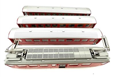 Bemo 1266 H0m ABe 4/4 45 Bernina Triebwagen mit 3 Wagen der RhB