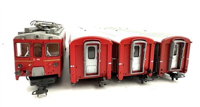 Bemo 1266 H0m ABe 4/4 45 Bernina Triebwagen mit 3 Wagen der RhB