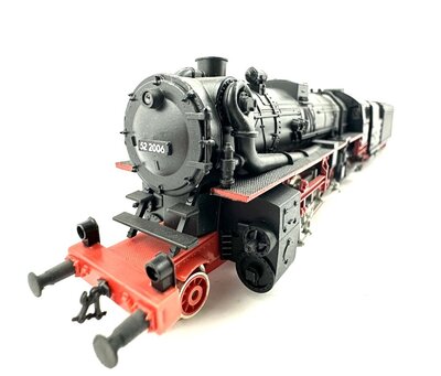 Piko Dampflok BR 52 der DR mit Kondenstender Ep.III der DR