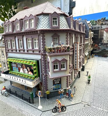 Pola H0 Berlin Diorama 11 Gebude und Zubehr