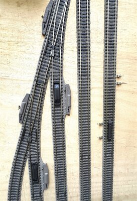Modelleisenbahnanlage mit Drehscheibe und Fleischmann Profi-Gleisen