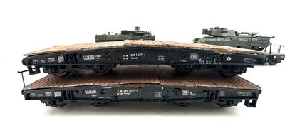 Roco 46380 H0 4 Schwerlastwagen Rlmmp mit Panzer