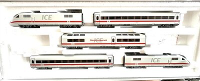 Mrklin 37703 H0 Triebwagenzug ICE 1 BR 401 der DB-AG mfx digital