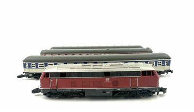 Mrklin 8901 Zugset mit Diesellok BR 216 + 3 Personenwagen Spur Z