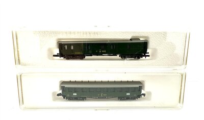 Mrklin 8748 + 8749 Z Schnellzugwagen C4 + Gepckwagen 4 der SBB