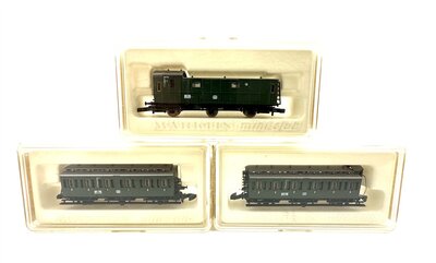 Mrklin Z 8703 + 8704 + 8705 Abteilwagen + Gepckwagen Ep.III der DB