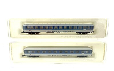 Mrklin 8743 + 8744 Reisezugwagen der DB in Spur Z
