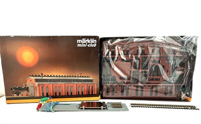 Mrklin 8981 Lokschuppen mit Trschlievorrichtung Spur Z