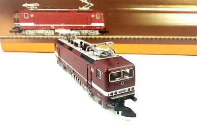Mrklin 88431 Elektrolok BR 143 Ep.V der DB Spur Z