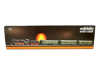 Mrklin 8100 Reichsbahn-Schnellzug mit Dampflok BR 18 Spur Z