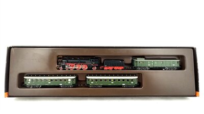 Mrklin 8100 Reichsbahn-Schnellzug mit Dampflok BR 18 Spur Z