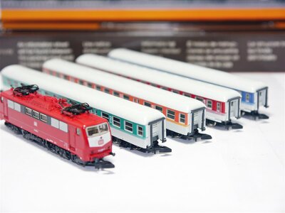 Mrklin 8111 Z Demonstrationszug Farbkonzept der DB 5-teilig