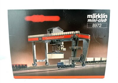 Mrklin 8972 Containerbahnhof als Bausatz in Spur Z