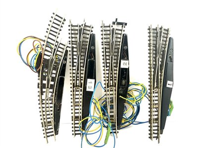 Mrklin 8561 + 8569 elektr. Weichen rechts 4 Stck in Spur Z