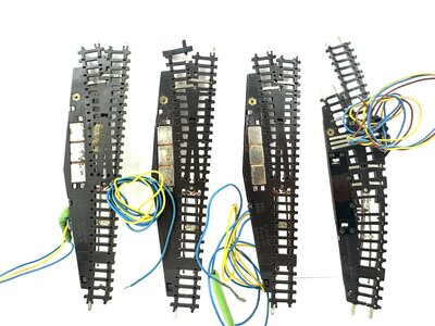 Mrklin 8561 + 8569 elektr. Weichen rechts 4 Stck in Spur Z