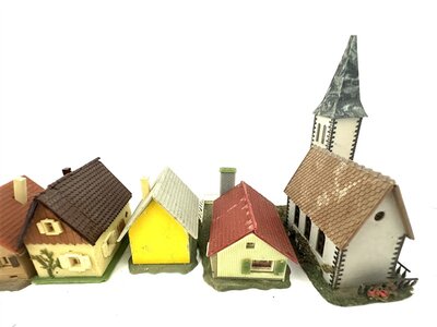Faller Kibri Gebude mit Kirche 12 Stck in Spur Z